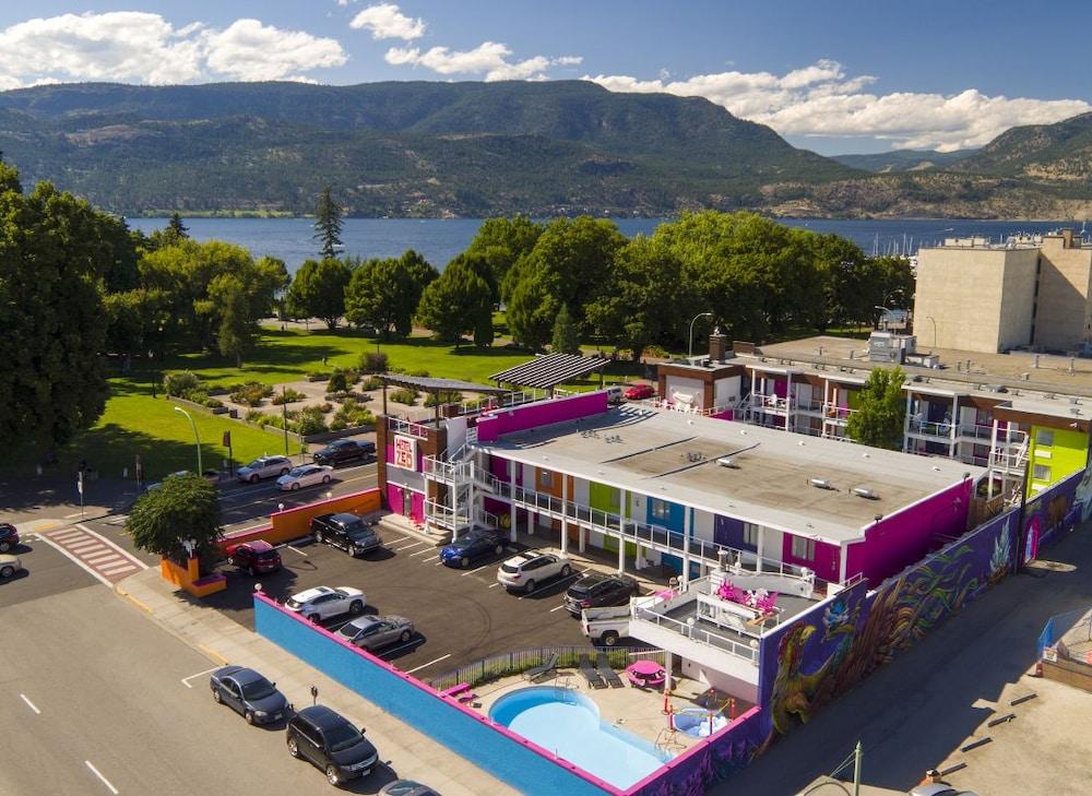 Hotel Zed Kelowna Exterior photo