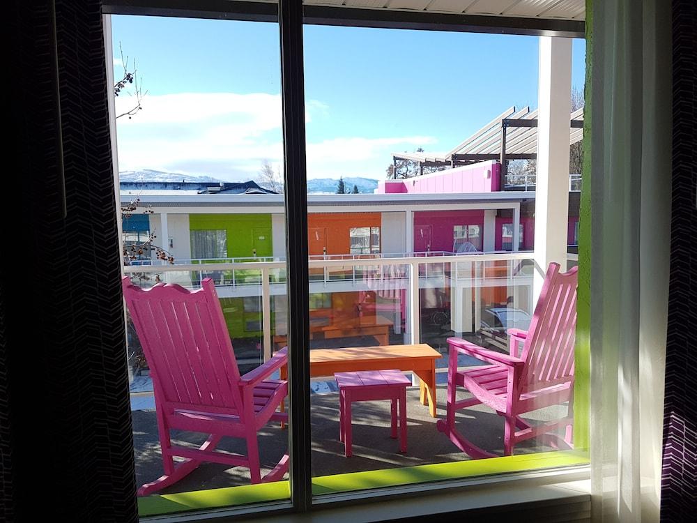 Hotel Zed Kelowna Exterior photo