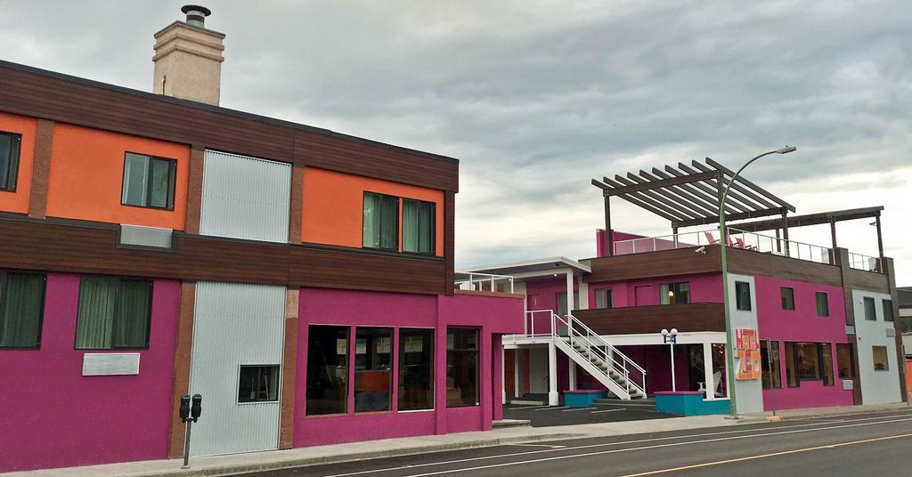 Hotel Zed Kelowna Exterior photo